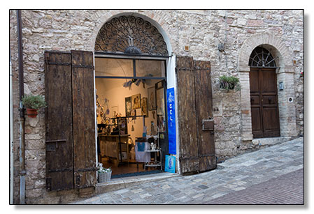 Assisi Geschäft2